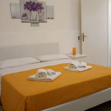 Punta Prosciutto Bed Torre Lapillo